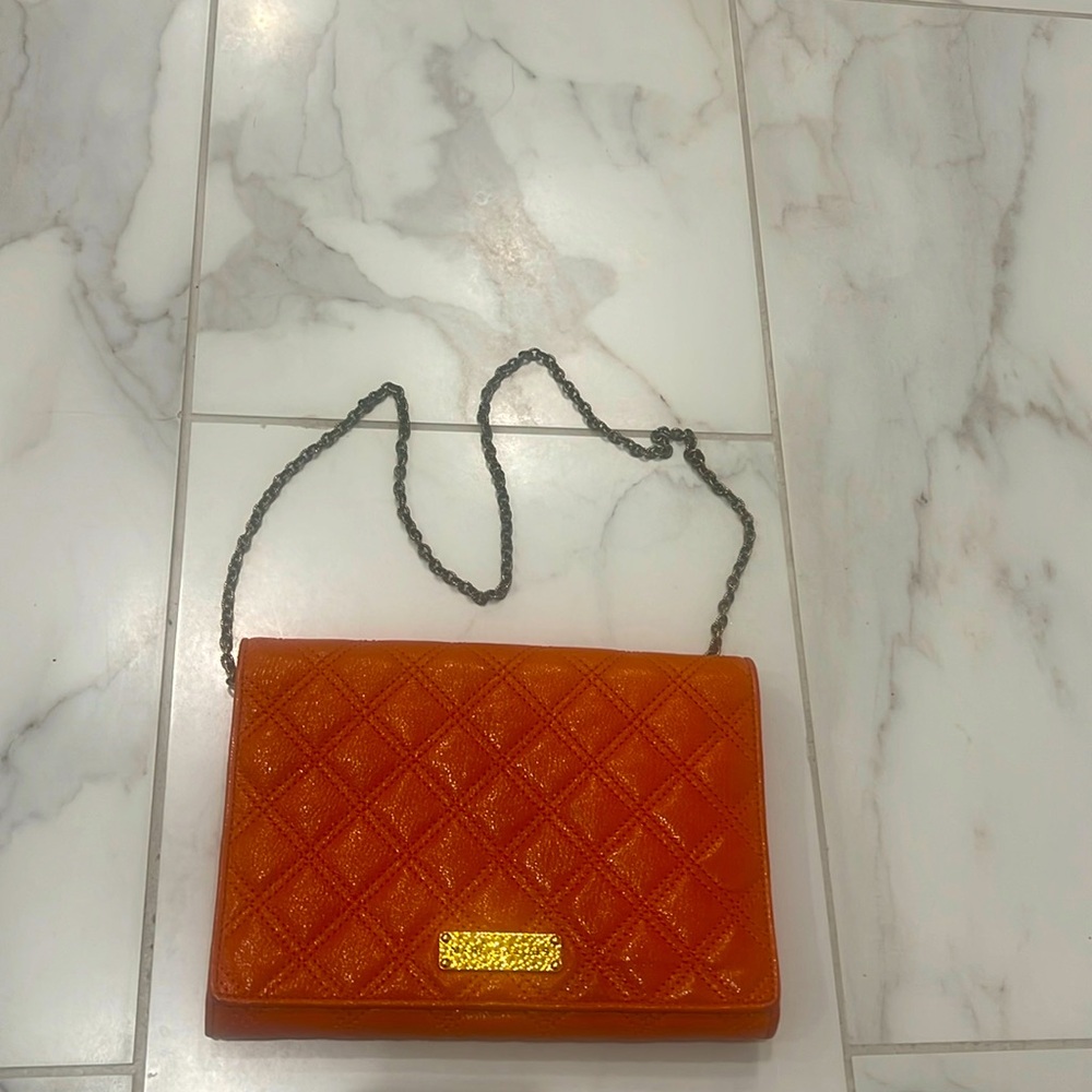 Marc Jacob wallet clutch. Chain included for crossbody.